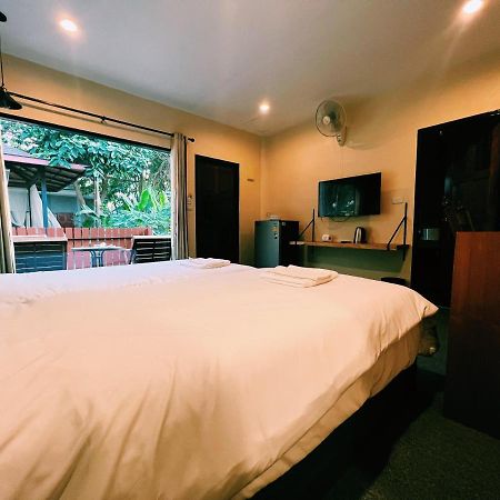 Vivi Hotel Resort Phuket Bagian luar foto