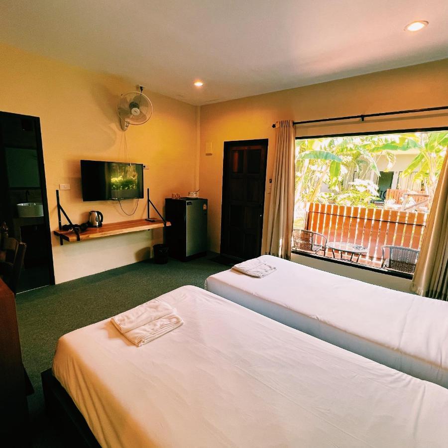 Vivi Hotel Resort Phuket Bagian luar foto