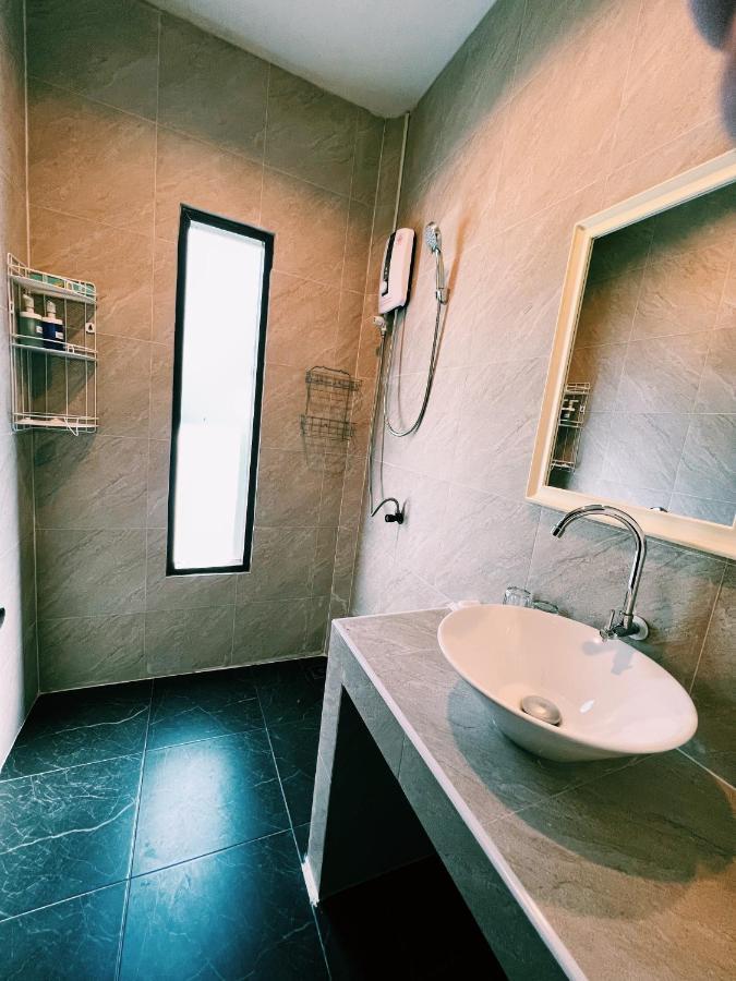 Vivi Hotel Resort Phuket Bagian luar foto