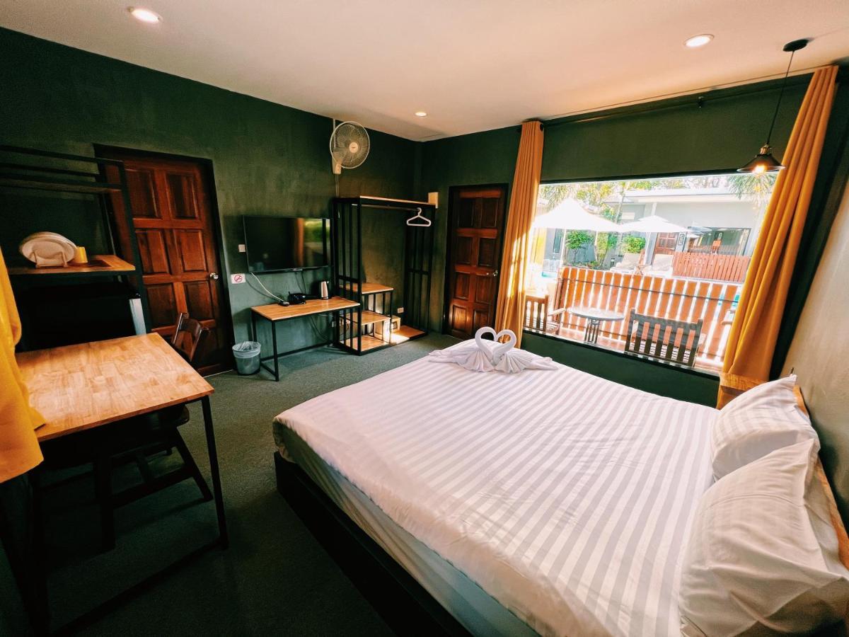 Vivi Hotel Resort Phuket Bagian luar foto