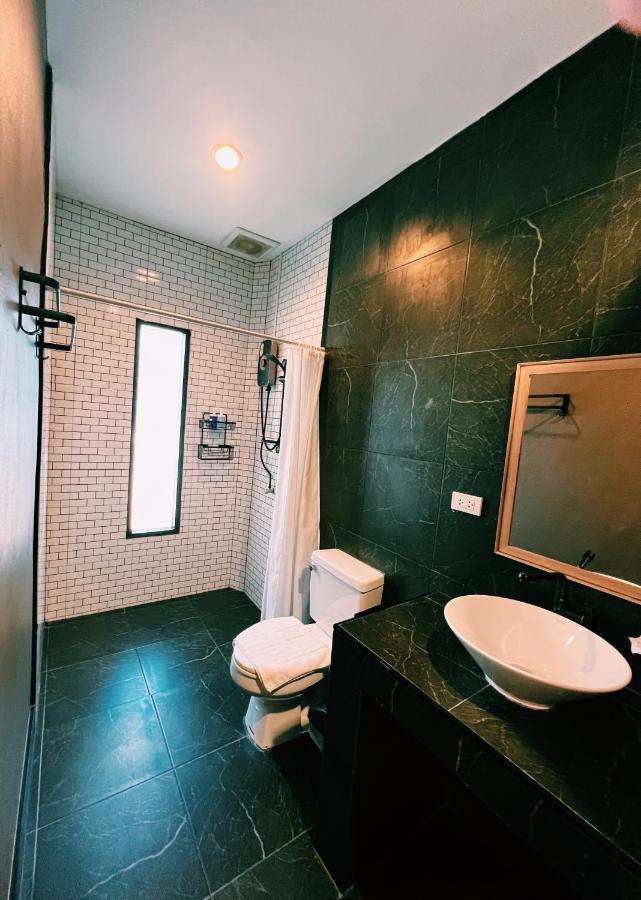 Vivi Hotel Resort Phuket Bagian luar foto