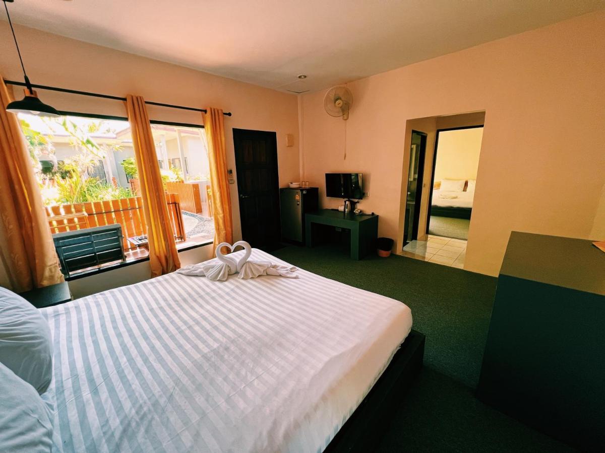 Vivi Hotel Resort Phuket Bagian luar foto